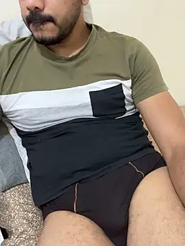 Handsome8677 online show from 12/01/25, 07:53