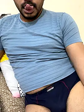 Snapshot of Handsome8677 chatting on 01/06/26, 07:56 Handsome8677 online show from 01/06/26, 07:56