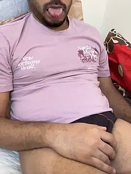 Snapshot of Handsome8677 chatting on 04/04/26, 07:04 Handsome8677 online show from 04/04/26, 07:04