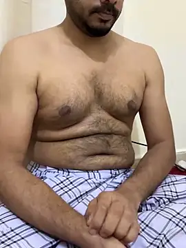 Snapshot of Handsome8677 chatting on 04/10/26, 10:39 Handsome8677 online show from 04/10/26, 10:39