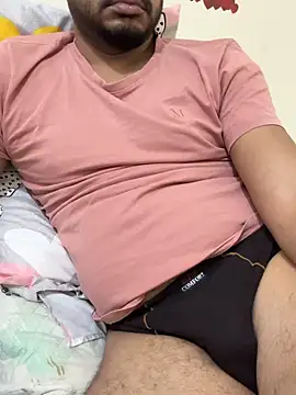 Snapshot of Handsome8677 chatting on 02/05/26, 12:56 Handsome8677 online show from 02/05/26, 12:56