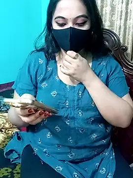 Snapshot of Porimoni22 chatting on 02/18/26, 09:44 Porimoni22 online show from 02/18/26, 09:44