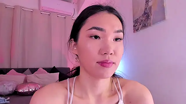 Divine Madeleine online show from 03/21/26, 07:20