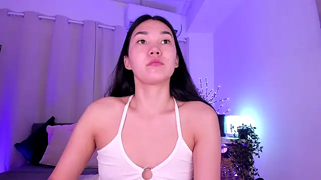 Divine Madeleine online show from 06/29/26, 06:09