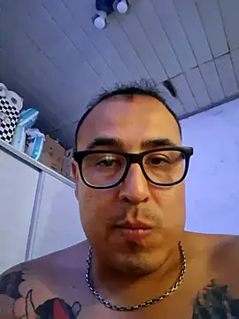 Snapshot of Rueditasss chatting on 12/05/25, 07:23 Rueditasss online show from 12/05/25, 07:23