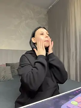 Snapshot of ChloeBrut chatting on 05/13/26, 11:56 ChloeBrut online show from 05/13/26, 11:56