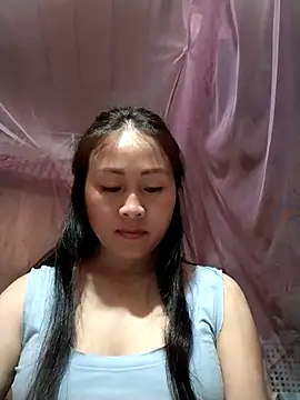 Snapshot of Spring-mky chatting on 10/31/25, 04:14 Spring-mky online show from 10/31/25, 04:14