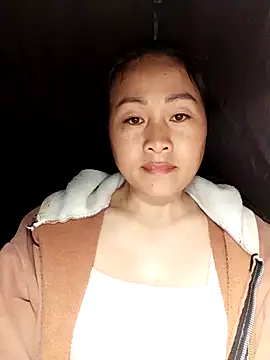 Snapshot of Spring-mky chatting on 11/25/25, 12:11 Spring-mky online show from 11/25/25, 12:11