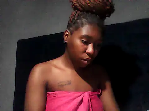 sexysmalldaily04 online show from 10/19/25, 01:52