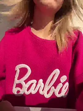 Snapshot of -cicek chatting on 12/14/25, 10:32 -cicek online show from 12/14/25, 10:32