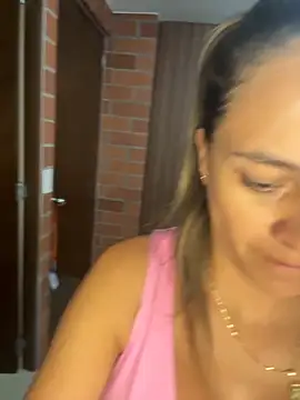 valentina herrrera online show from 11/14/25, 03:54