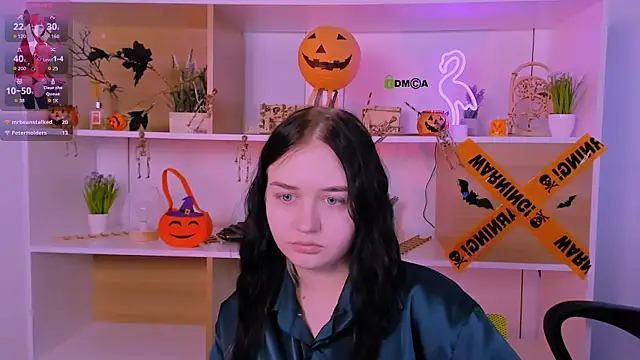 miki ti online show from 10/31/25, 12:13