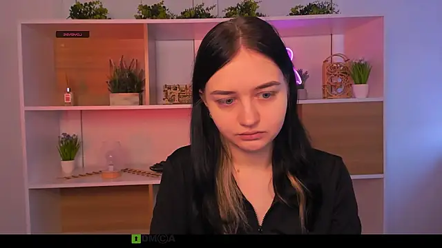 miki ti online show from 10/25/25, 08:35