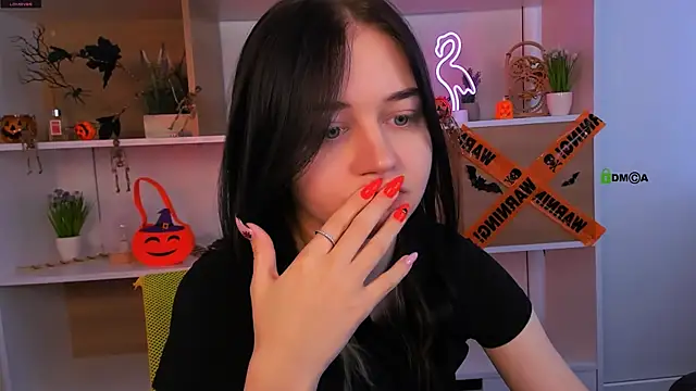 miki ti online show from 10/30/25, 09:29