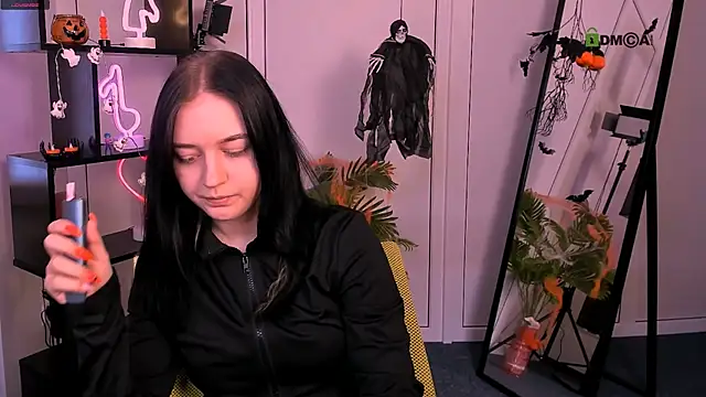 miki ti online show from 11/01/25, 09:58