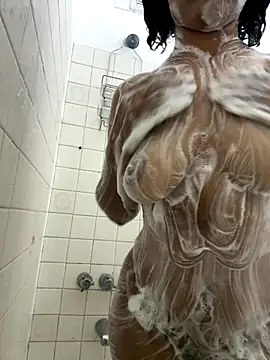 Snapshot of calabaza6799 chatting on 12/01/25, 12:33 calabaza6799 online show from 12/01/25, 12:33