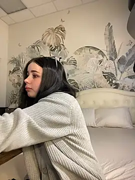 AliceLune online show from 02/04/26, 12:22