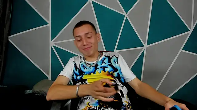 Snapshot of precioso97 chatting on 10/16/25, 12:13 precioso97 online show from 10/16/25, 12:13