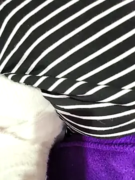 Snapshot of Anshika1431 chatting on 12/19/25, 03:32 Anshika1431 online show from 12/19/25, 03:32