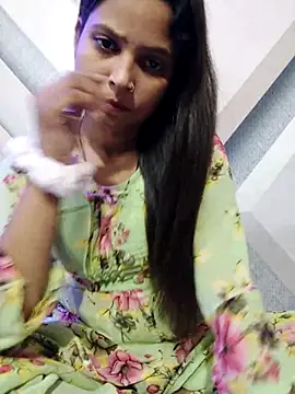 Snapshot of Anshika1431 chatting on 11/04/25, 03:05 Anshika1431 online show from 11/04/25, 03:05