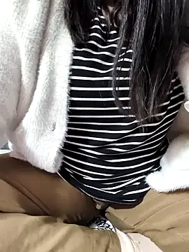 Snapshot of Anshika1431 chatting on 12/18/25, 01:15 Anshika1431 online show from 12/18/25, 01:15