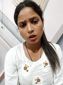 Snapshot of Anshika1431 chatting on 11/10/25, 03:17 Anshika1431 online show from 11/10/25, 03:17