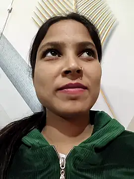 Snapshot of Anshika1431 chatting on 12/05/25, 04:05 Anshika1431 online show from 12/05/25, 04:05