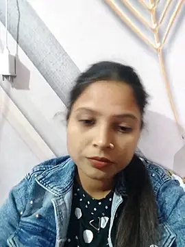 Snapshot of Anshika1431 chatting on 11/17/25, 03:43 Anshika1431 online show from 11/17/25, 03:43