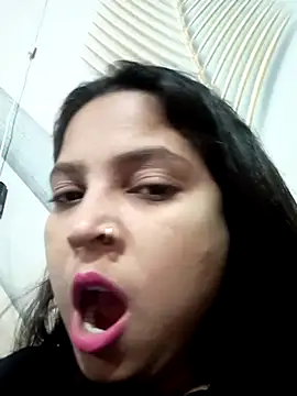 Snapshot of Anshika1431 chatting on 11/21/25, 04:44 Anshika1431 online show from 11/21/25, 04:44