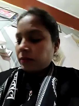 Snapshot of Anshika1431 chatting on 12/04/25, 03:16 Anshika1431 online show from 12/04/25, 03:16