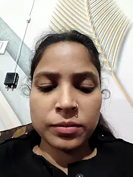 Snapshot of Anshika1431 chatting on 11/21/25, 04:50 Anshika1431 online show from 11/21/25, 04:50