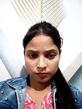 Snapshot of Anshika1431 chatting on 11/19/25, 04:18 Anshika1431 online show from 11/19/25, 04:18