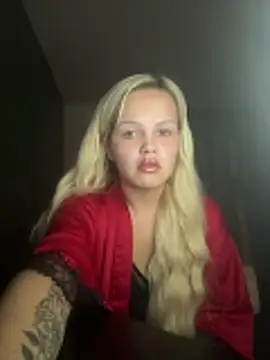 Snapshot of CherryXOX- chatting on 10/23/25, 10:41 CherryXOX- online show from 10/23/25, 10:41