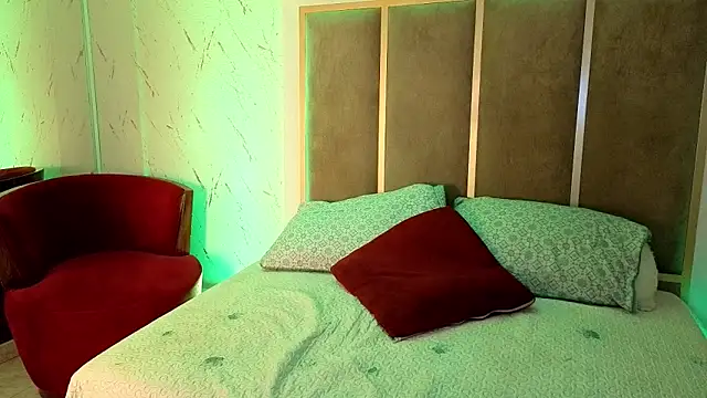 Elizabeth bennett 6 online show from 10/30/25, 11:52