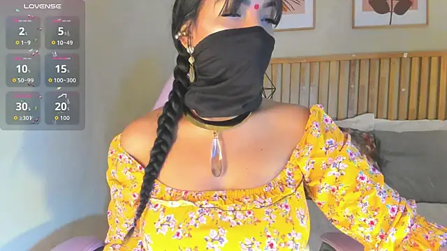 Iniya Parul online show from 11/14/25, 01:37