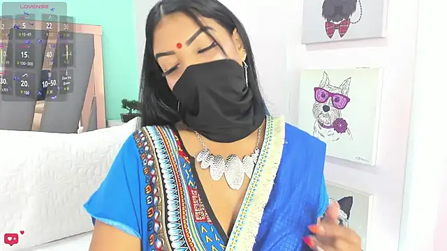 Iniya Parul online show from 05/18/26, 02:55