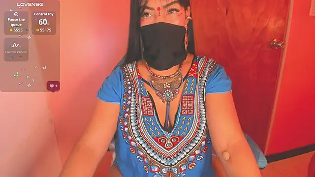 Iniya Parul online show from 11/19/25, 01:44