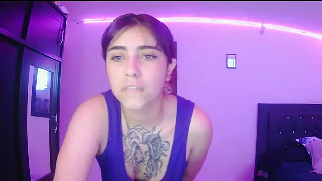 adri gomez1 online show from 11/28/25, 05:24