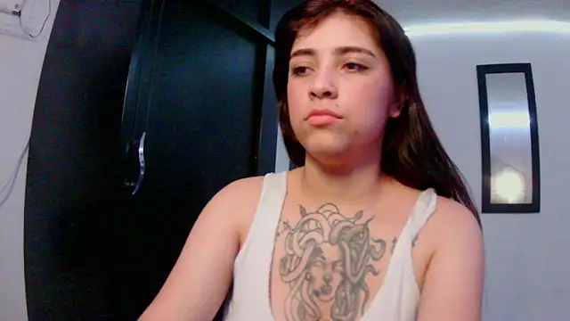 adri gomez1 online show from 11/06/25, 06:28