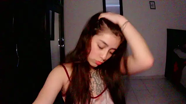 adri gomez1 online show from 11/11/25, 03:01