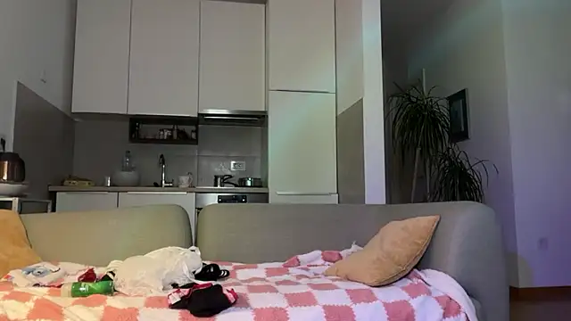 kira yoshika9e online show from 04/03/26, 06:58