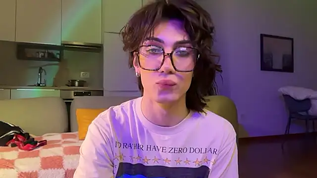 kira yoshika9e online show from 04/02/26, 06:47