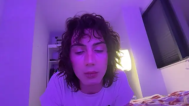 kira yoshika9e online show from 04/19/26, 01:39