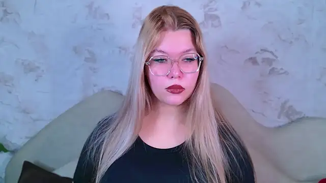 Snapshot of MonaKeli chatting on 10/29/25, 04:06 MonaKeli online show from 10/29/25, 04:06