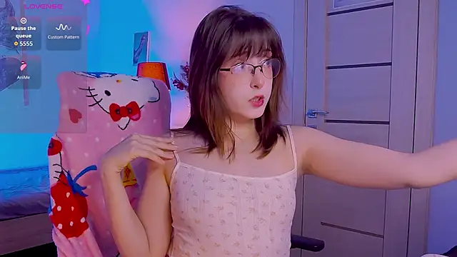 Snapshot of Soffi_Toffi chatting on 01/06/26, 10:52 Soffi Toffi online show from 01/06/26, 10:52