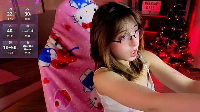 Snapshot of Soffi_Toffi chatting on 12/23/25, 10:25 Soffi Toffi online show from 12/23/25, 10:25