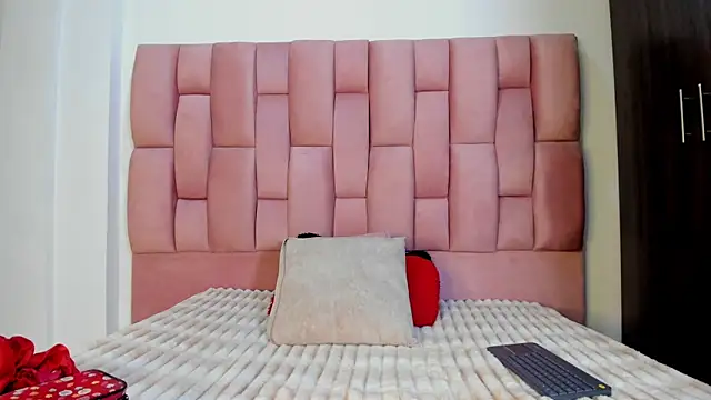 EuphoriaSavage online show from 10/27/25, 01:01