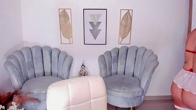 Taylor hills  online show from 10/18/25, 08:33