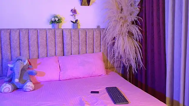 LittleStar SM online show from 12/17/25, 04:39