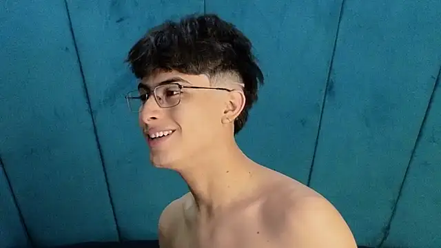 Aaron Eze online show from 11/06/25, 11:31